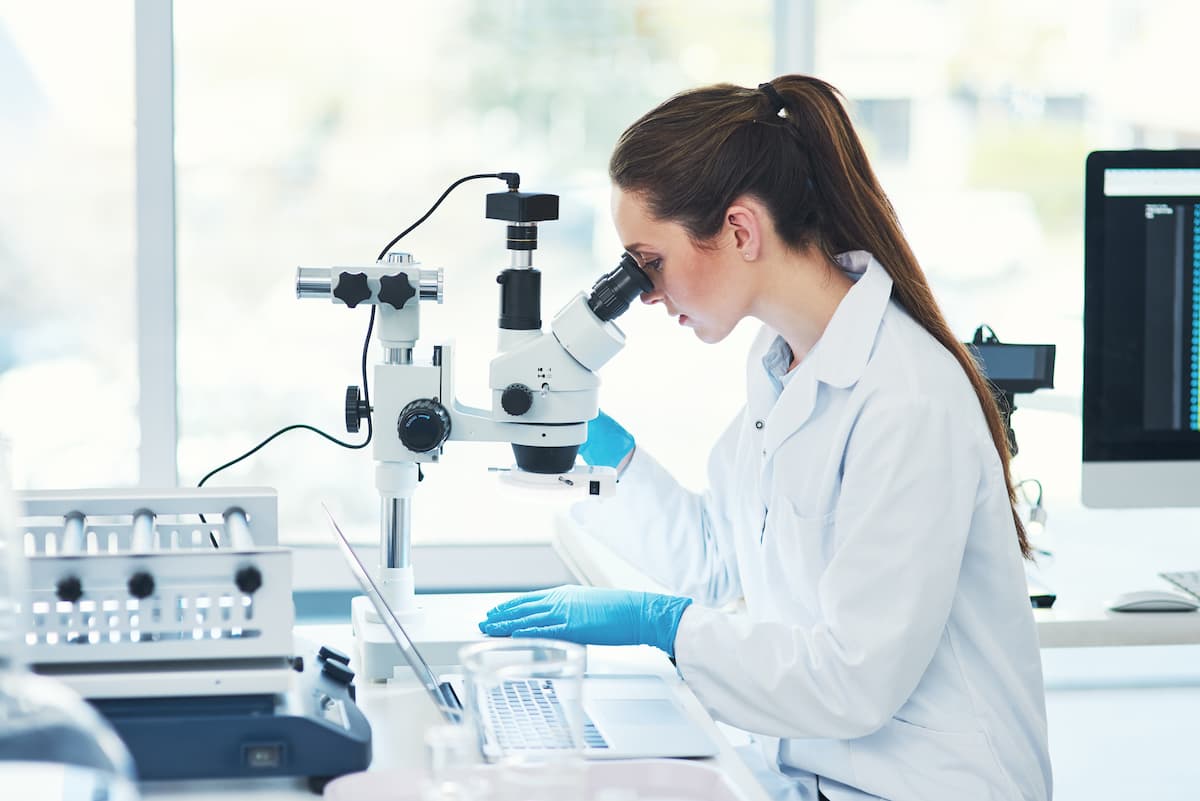 Quel test ADN choisir : tout comprendre pour faire le bon choix